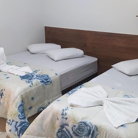 Pousada Quarto Com Tv,Ar,Frigobar,Wifi E Garagem 阿帕雷西达 外观 照片