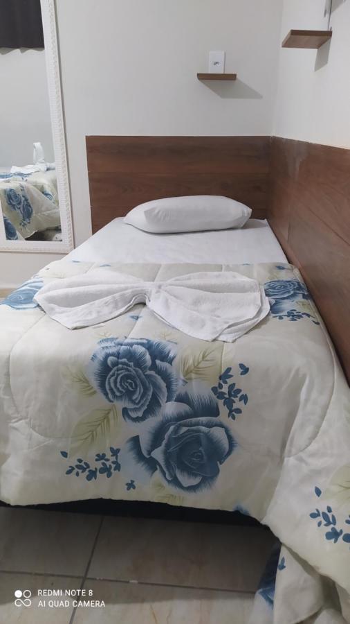 Pousada Quarto Com Tv,Ar,Frigobar,Wifi E Garagem 阿帕雷西达 外观 照片
