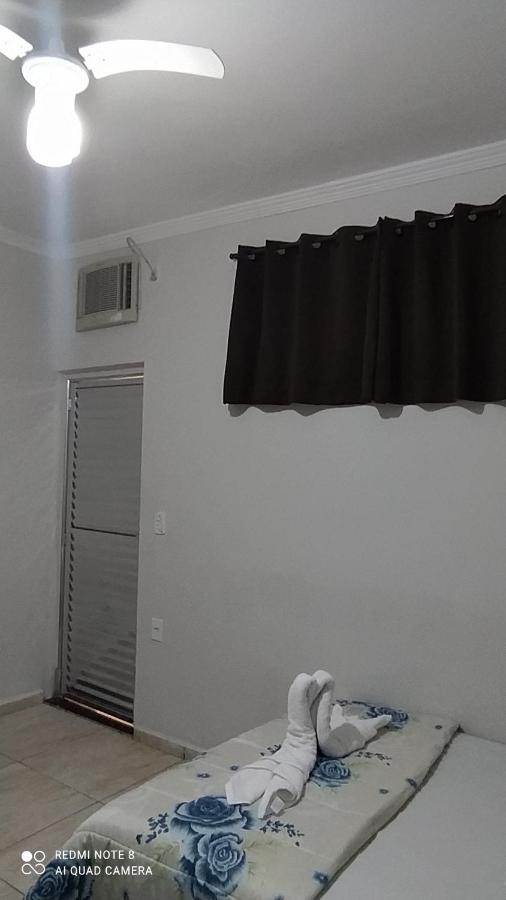 Pousada Quarto Com Tv,Ar,Frigobar,Wifi E Garagem 阿帕雷西达 外观 照片